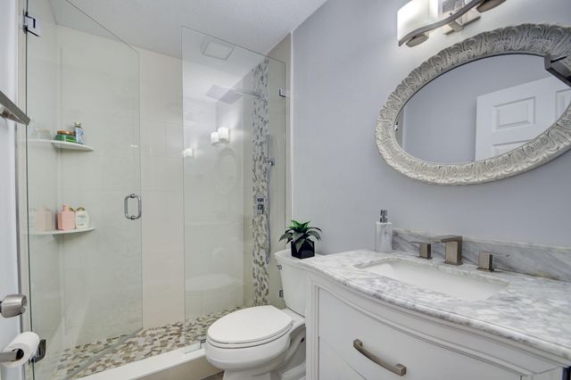150 Harbor Lake Circle, Greenacres, FL 33413