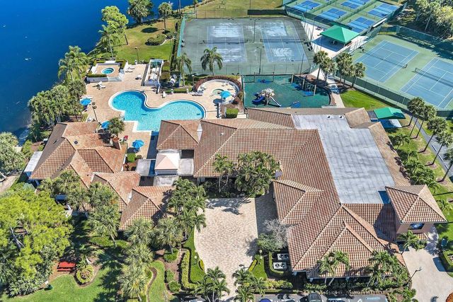 150 Harbor Lake Circle, Greenacres, FL 33413