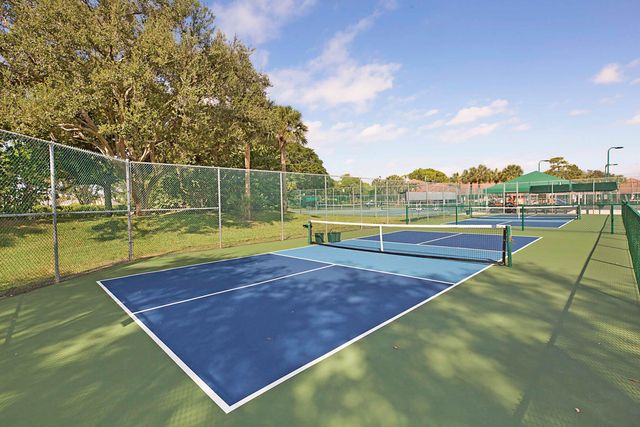 150 Harbor Lake Circle, Greenacres, FL 33413