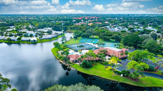 150 Harbor Lake Circle, Greenacres, FL 33413