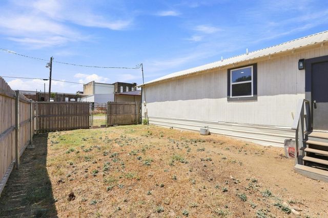 298 7th Street, Honey Grove, TX 75446