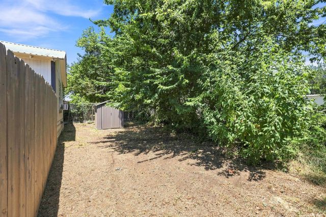298 7th Street, Honey Grove, TX 75446