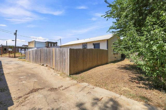 298 7th Street, Honey Grove, TX 75446