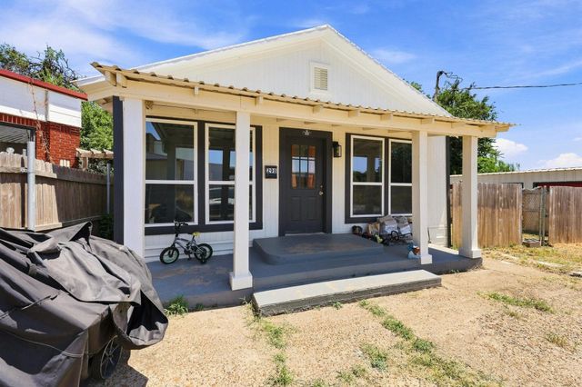 298 7th Street, Honey Grove, TX 75446