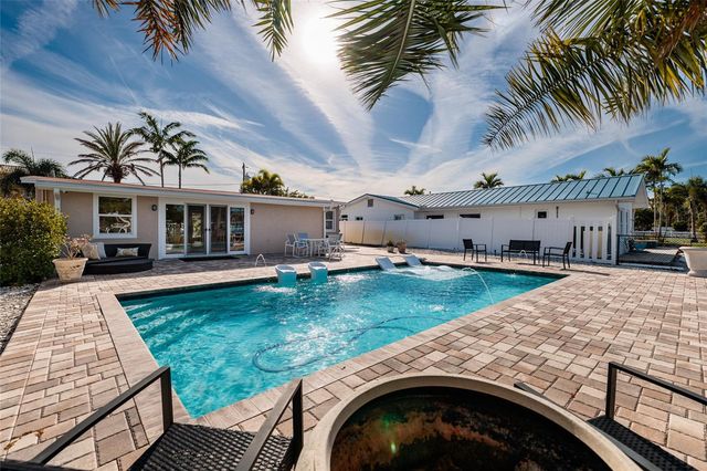 115 87TH AVENUE N, St Petersburg, FL 33702