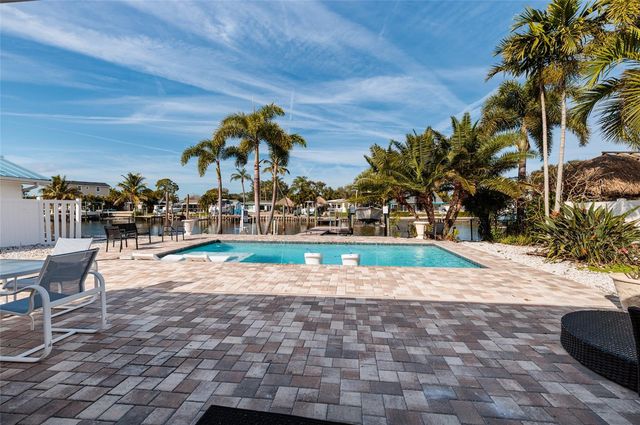 115 87TH AVENUE N, St Petersburg, FL 33702