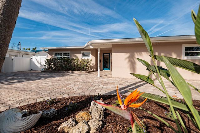 115 87TH AVENUE N, St Petersburg, FL 33702