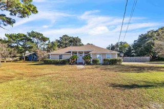 2106 Citrus Dr, Navarre, FL 32566