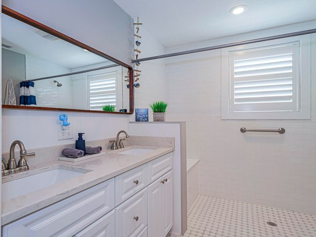 406 9th Court, Vero Beach, FL 32962