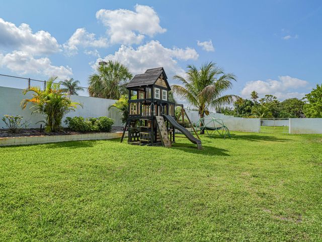 406 9th Court, Vero Beach, FL 32962