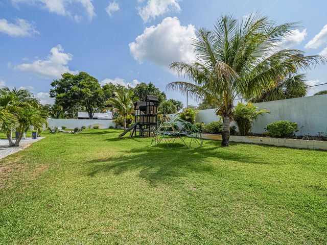 406 9th Court, Vero Beach, FL 32962