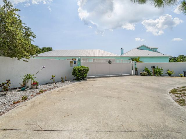 406 9th Court, Vero Beach, FL 32962