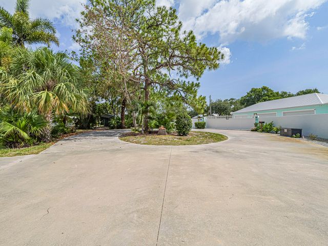 406 9th Court, Vero Beach, FL 32962