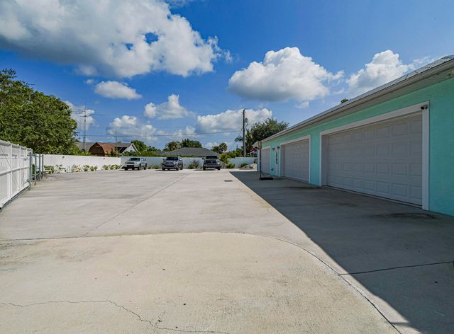 406 9th Court, Vero Beach, FL 32962