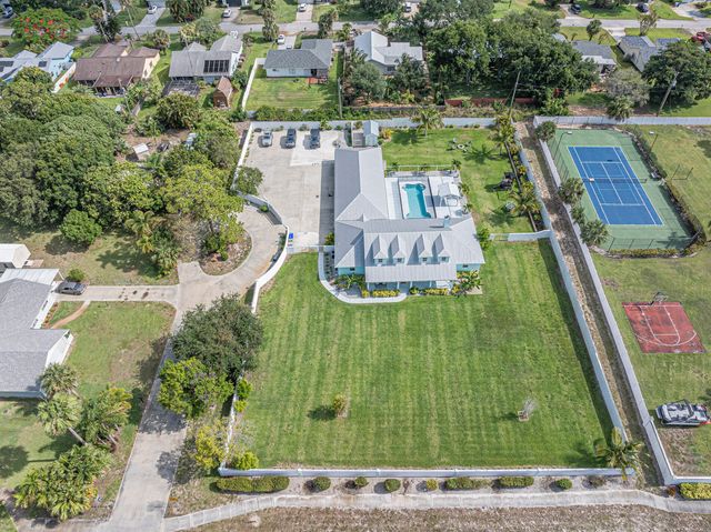 406 9th Court, Vero Beach, FL 32962