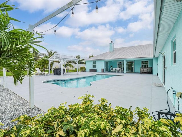 406 9th Court, Vero Beach, FL 32962