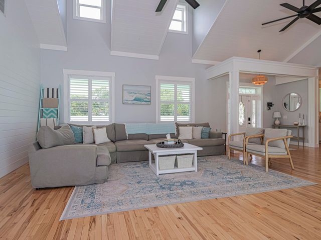 406 9th Court, Vero Beach, FL 32962