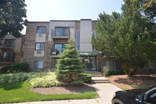 1455 N Winslowe Drive 302, Palatine, IL 60074