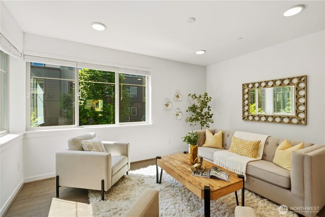15865 NE 14th Road, Bellevue, WA 98008