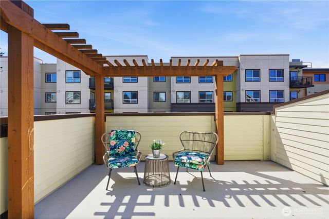 15865 NE 14th Road, Bellevue, WA 98008