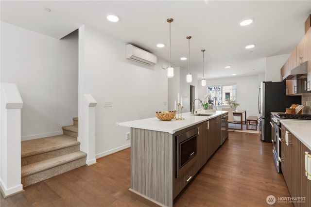 15865 NE 14th Road, Bellevue, WA 98008