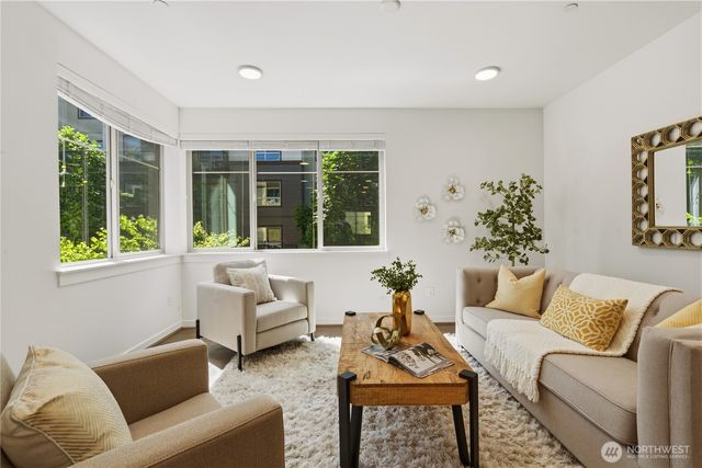 15865 NE 14th Road, Bellevue, WA 98008