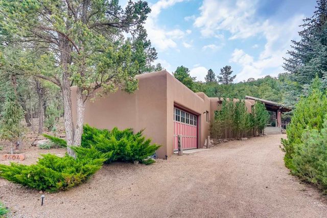 1404 Tesuque Creek, Santa Fe, NM 87501