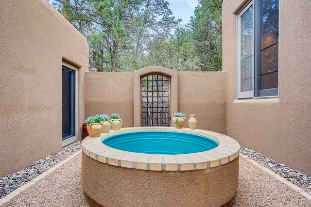 1404 Tesuque Creek, Santa Fe, NM 87501