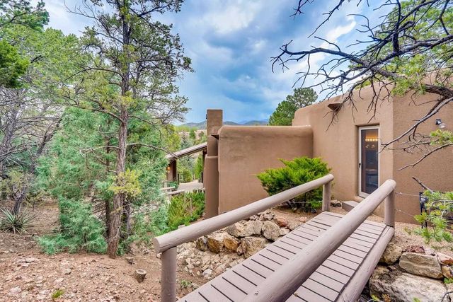 1404 Tesuque Creek, Santa Fe, NM 87501