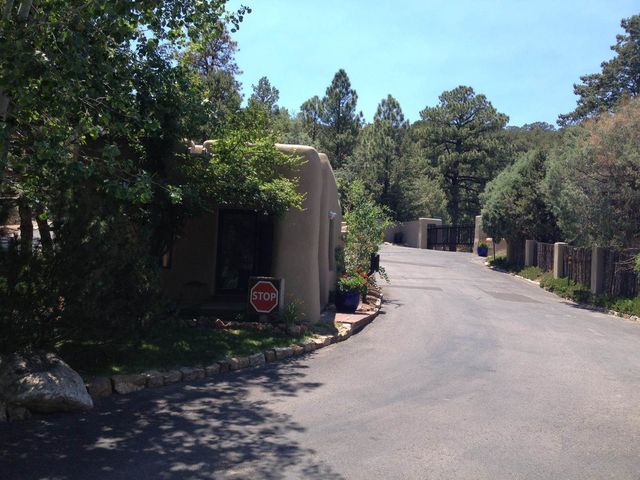 1404 Tesuque Creek, Santa Fe, NM 87501