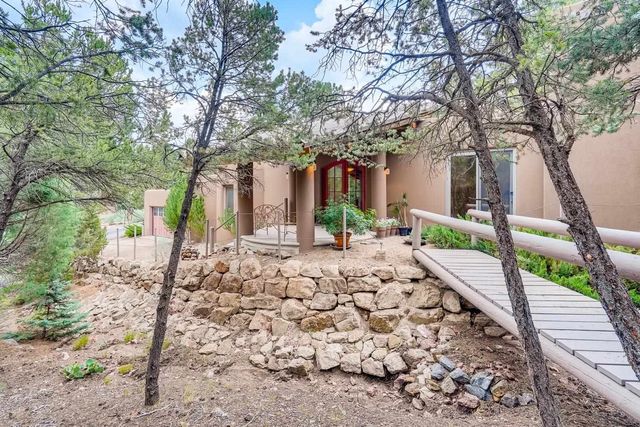 1404 Tesuque Creek, Santa Fe, NM 87501