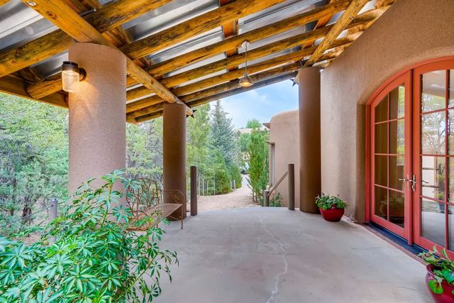 1404 Tesuque Creek, Santa Fe, NM 87501