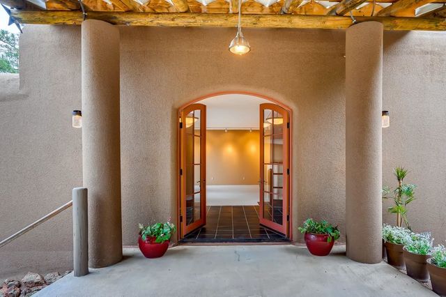 1404 Tesuque Creek, Santa Fe, NM 87501