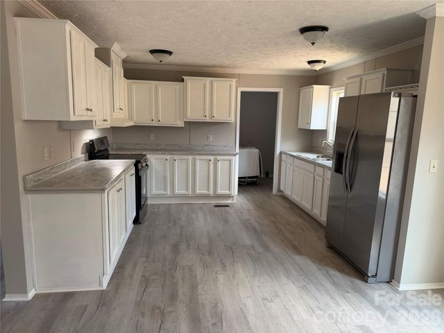 190 Noahs World Lane, Union Mills, NC 28167