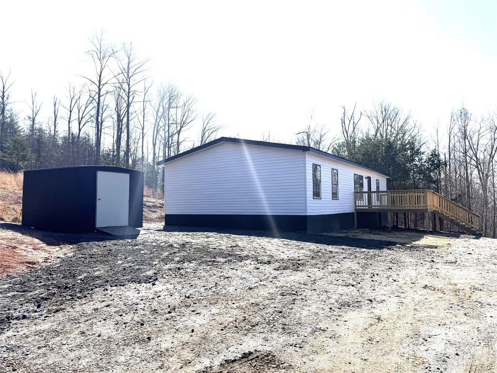 190 Noahs World Lane, Union Mills, NC 28167