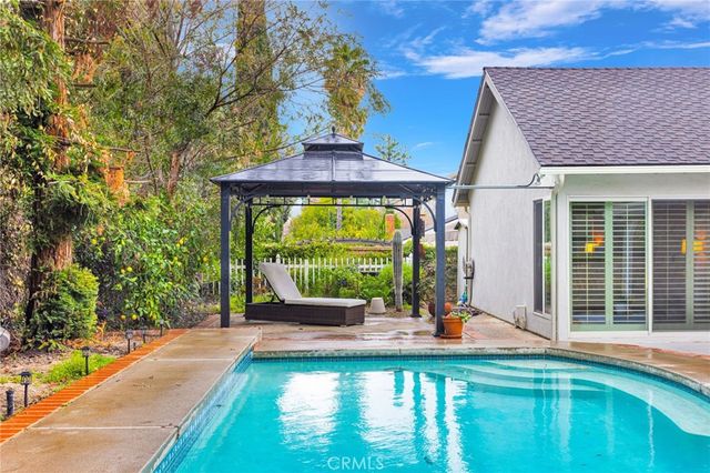 25442 Via Escovar, Valencia, CA 91355