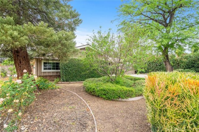 1329 N 2nd, Upland, CA 91786