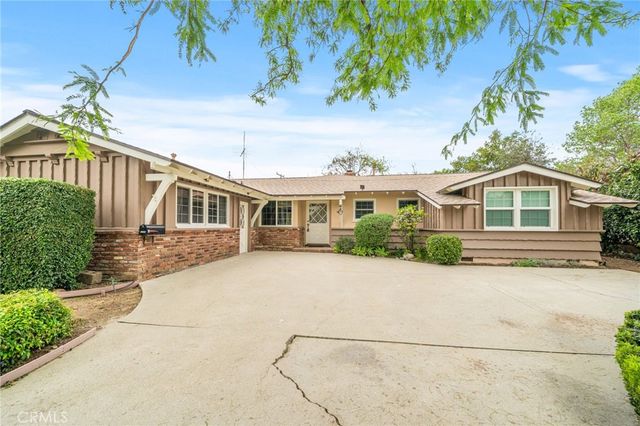 1329 N 2nd, Upland, CA 91786