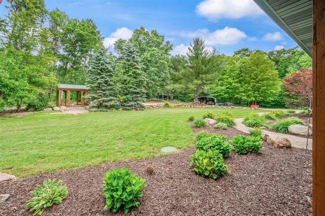10810 Ingersoll Drive, Howard City, MI 49329