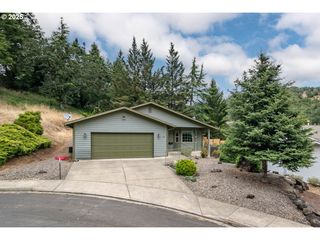 128 Nw WOODROSE Ct, Roseburg, OR 97471