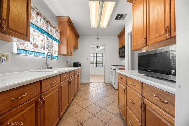 44340 Foxton, Lancaster, CA 93535