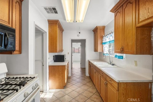 44340 Foxton, Lancaster, CA 93535