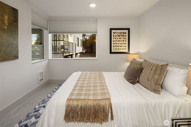 1122 5th Avenue N, Seattle, WA 98109