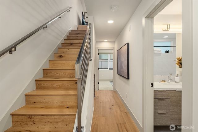 1122 5th Avenue N, Seattle, WA 98109