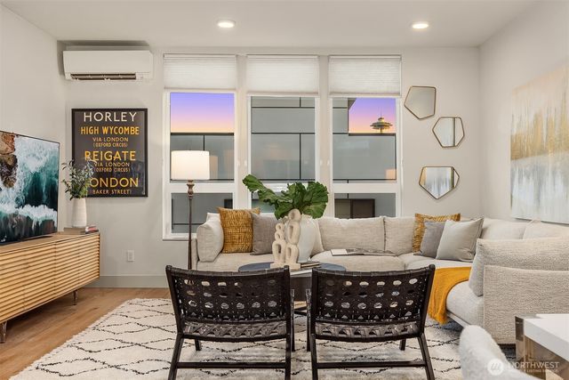 1122 5th Avenue N, Seattle, WA 98109