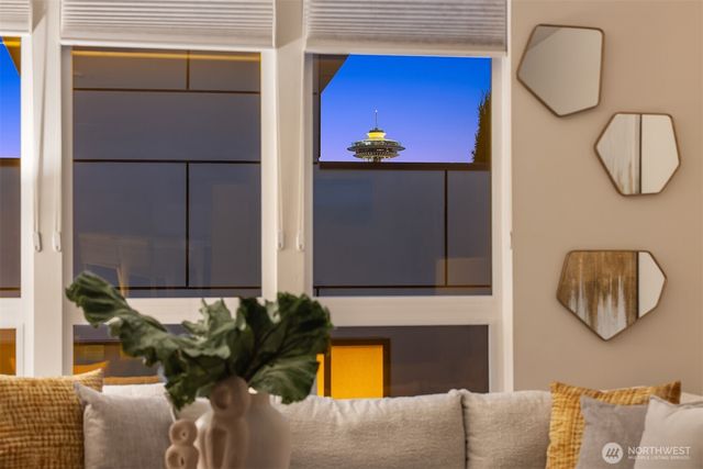 1122 5th Avenue N, Seattle, WA 98109