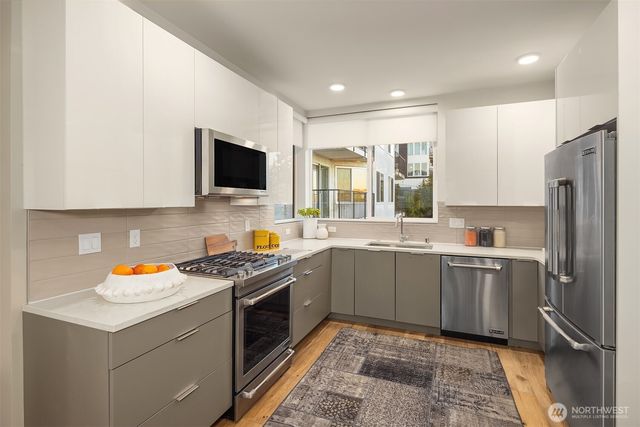 1122 5th Avenue N, Seattle, WA 98109