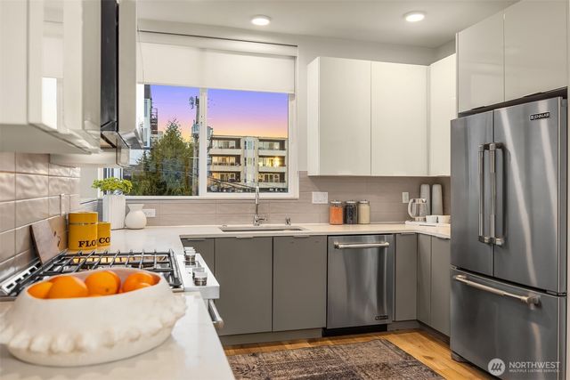 1122 5th Avenue N, Seattle, WA 98109