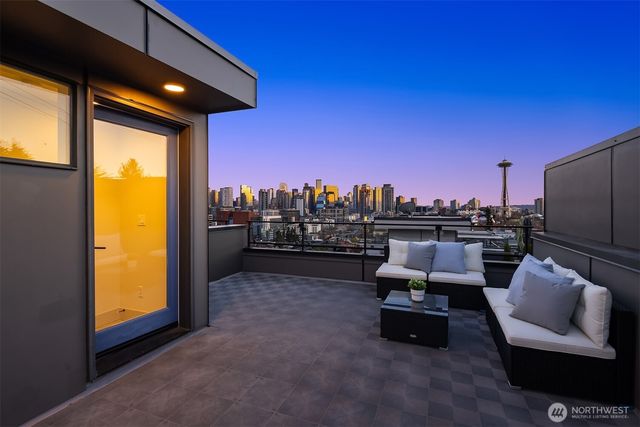 1122 5th Avenue N, Seattle, WA 98109