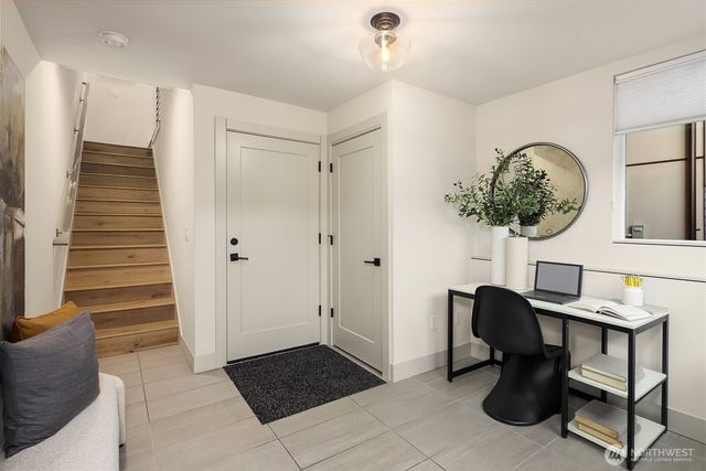 1122 5th Avenue N, Seattle, WA 98109